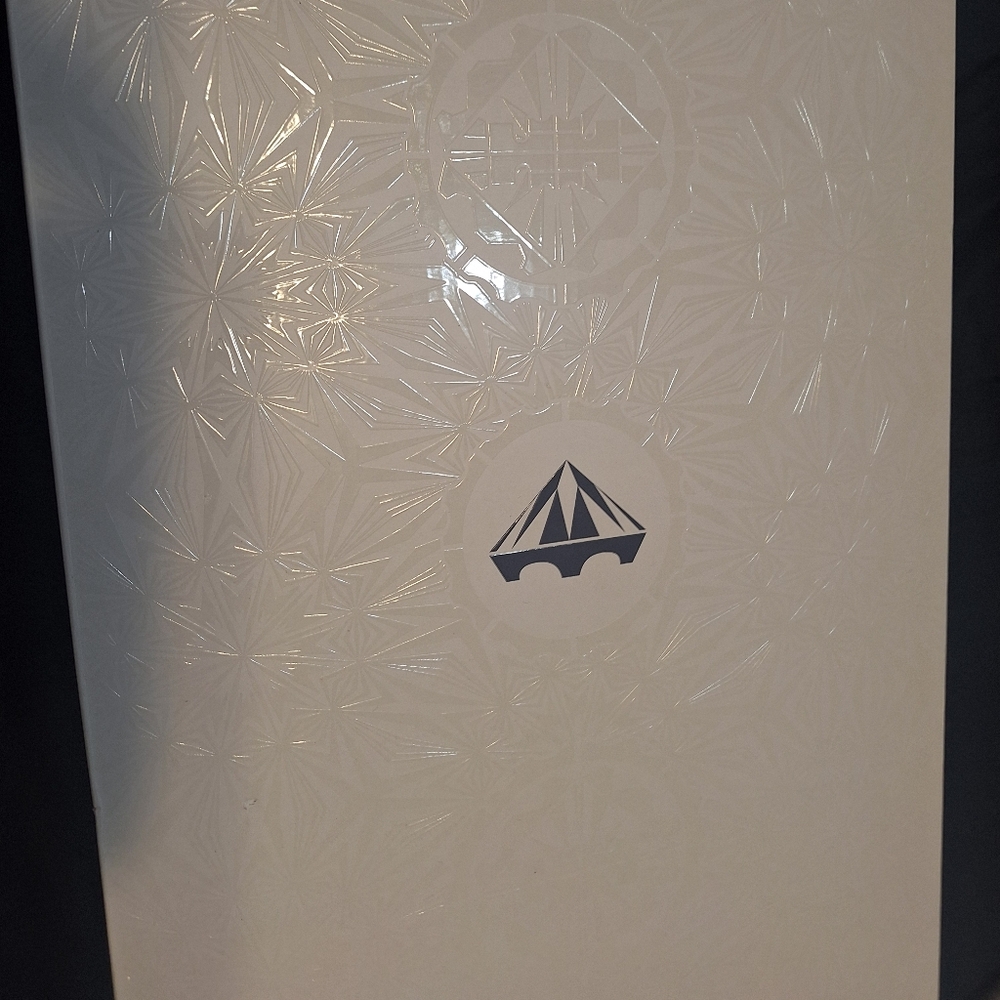 LeBron 22 Mogul (DS Never Worn) - Picture 6 of 9